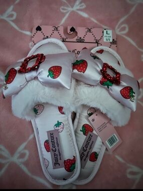 Juicy Couture Slippers